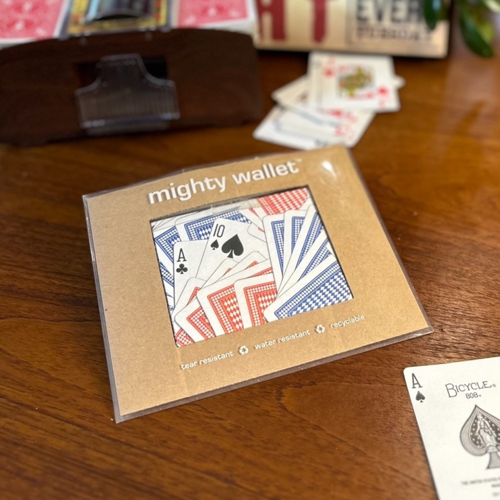 •NEVER USED• 100% Recyclable & Durable Mighty Wallet with Playing Cards Design